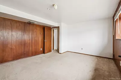 40 Bowling Lane, Deer Park, NY 11729 - Photo 20