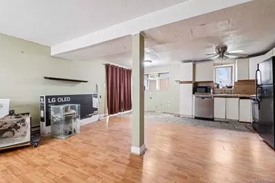 40 Bowling Lane, Deer Park, NY 11729 - Photo 22