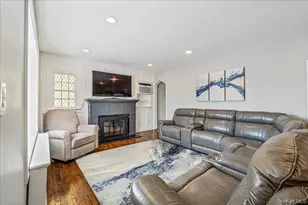 727 Henry St, Uniondale, NY 11553 - Photo 6
