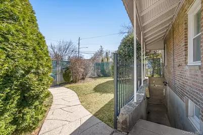 727 Henry Street, Uniondale, NY 11553 - Photo 30