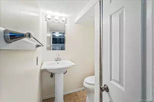 727 Henry St, Uniondale, NY 11553 - Photo 24