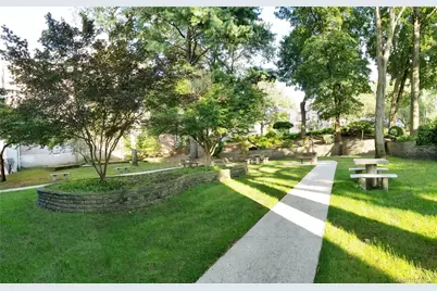 40 Terrace Circle #2c, Great Neck, NY 11021 - Photo 8