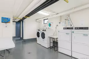 40 Terrace Cir, Great Neck, NY 11021 - Photo 16