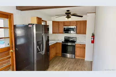 1 Corine Drive, Poughkeepsie, NY 12601 - Photo 4