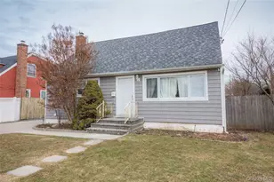 343 Greengrove Ave, Uniondale, NY 11553 - Photo 2