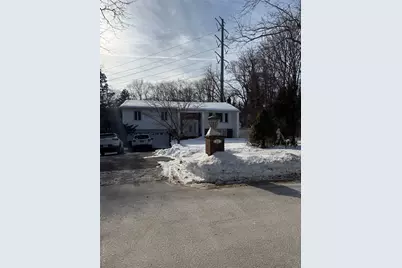11 Edscho Lane, Commack, NY 11725 - Photo 2