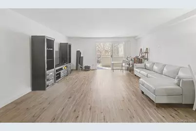 100 Great Neck Road #4D, Great Neck, NY 11021 - Photo 6