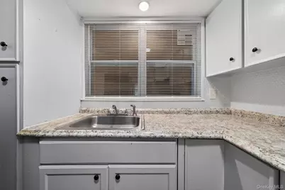 376 State Route 52 #6, Woodbourne, NY 12788 - Photo 8