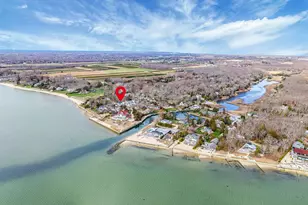 405 S Oakwood Dr, Laurel, NY 11948 - Photo 30