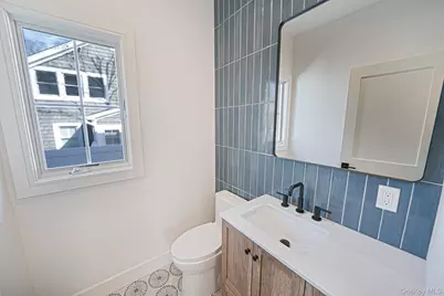 405 S Oakwood Drive, Laurel, NY 11948 - Photo 10