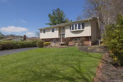 196 E Townline Road, West Nyack, NY 10994 - Photo 2