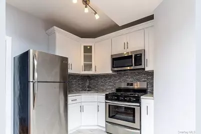 712 E 211th Street, Bronx, NY 10467 - Photo 14