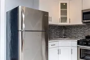 712 E 211th St, Bronx, NY 10467 - Photo 22