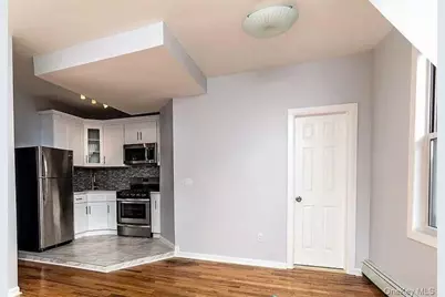 712 E 211th Street, Bronx, NY 10467 - Photo 8