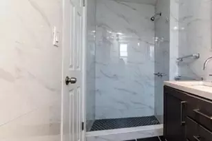 712 E 211th St, Bronx, NY 10467 - Photo 24