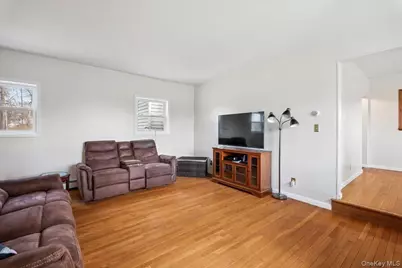 2672 Loretta Street, Yorktown Heights, NY 10598 - Photo 6