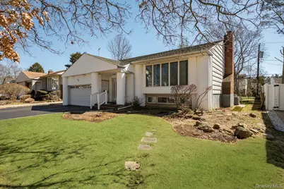 42 Netto Lane, Plainview, NY 11803 - Photo 2