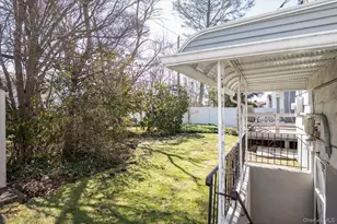 42 Netto Ln, Plainview, NY 11803 - Photo 20