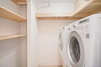 19 Goodwin Lane, Coram, NY 11727 - Photo 20