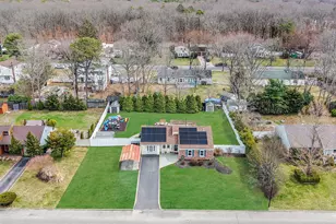 19 Goodwin Ln, Coram, NY 11727 - Photo 32