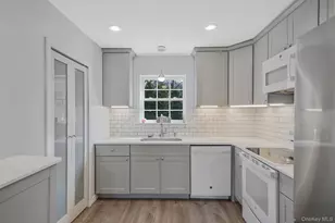 19 Goodwin Ln, Coram, NY 11727 - Photo 4