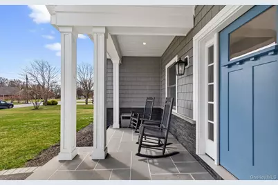 270 Edgewood Avenue, Oakdale, NY 11769 - Photo 28