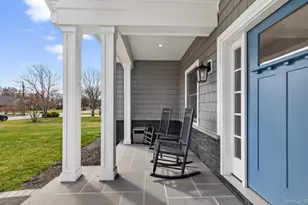 270 Edgewood Ave, Oakdale, NY 11769 - Photo 28