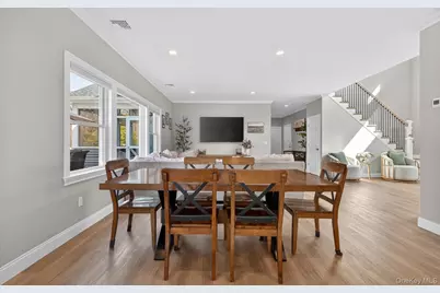 270 Edgewood Avenue, Oakdale, NY 11769 - Photo 10