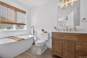 270 Edgewood Ave, Oakdale, NY 11769 - Photo 26