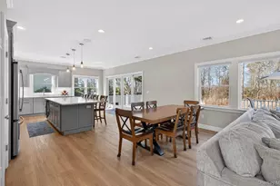 270 Edgewood Ave, Oakdale, NY 11769 - Photo 8