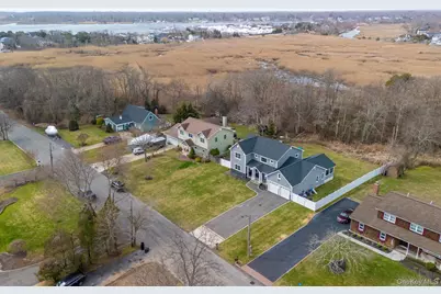 270 Edgewood Avenue, Oakdale, NY 11769 - Photo 2