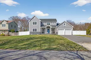 270 Edgewood Ave, Oakdale, NY 11769 - Photo 2