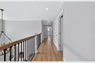 270 Edgewood Avenue, Oakdale, NY 11769 - Photo 20