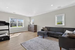 270 Edgewood Ave, Oakdale, NY 11769 - Photo 16