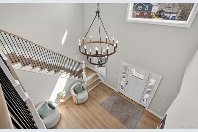 270 Edgewood Avenue, Oakdale, NY 11769 - Photo 18