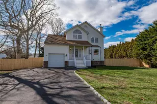 44 Westminster Dr, Shirley, NY 11967 - Photo 4