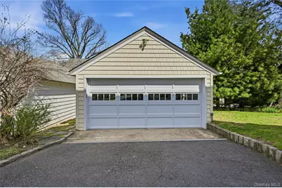 151 Hillcrest Avenue, Manhasset, NY 11030 - Photo 26