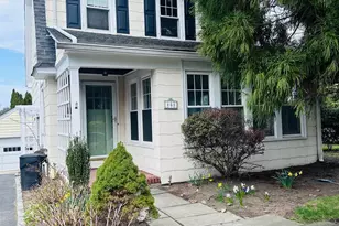 151 Hillcrest Ave, Manhasset, NY 11030 - Photo 2