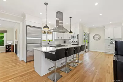 407 Wilmot Road, New Rochelle, NY 10804 - Photo 8