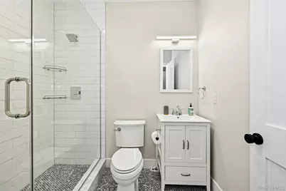 407 Wilmot Road, New Rochelle, NY 10804 - Photo 20