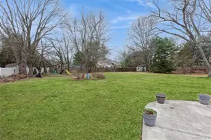 10 Liso Dr, Mount Sinai, NY 11766 - Photo 26