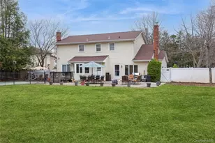 10 Liso Dr, Mount Sinai, NY 11766 - Photo 28