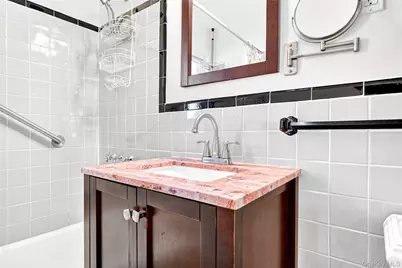 115 Robins Road #115, New Rochelle, NY 10801 - Photo 36