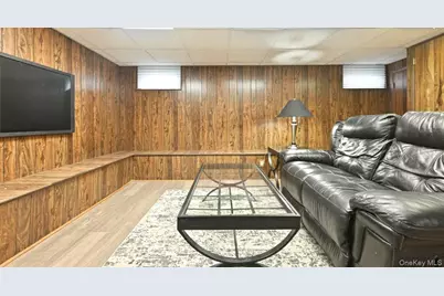 74 Rockland Drive, Jericho, NY 11753 - Photo 18