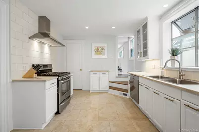 225 Larchmont Avenue, Larchmont, NY 10538 - Photo 12