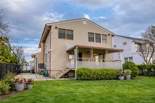 756 Guy Lombardo Ave, Freeport, NY 11520 - Photo 18