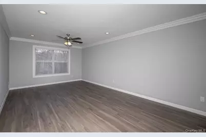 105 Saddle Rock Road #105, Holbrook, NY 11741 - Photo 4