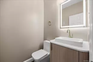 18 Wellington Rd, Greenvale, NY 11548 - Photo 8