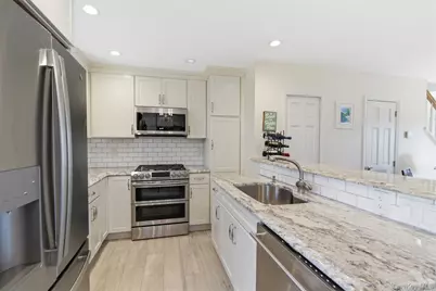 105 Prime Avenue #G, Huntington, NY 11743 - Photo 8