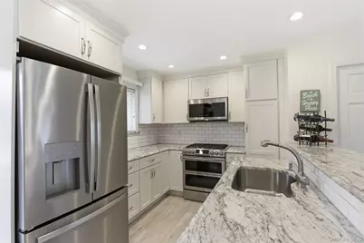 105 Prime Avenue #G, Huntington, NY 11743 - Photo 10